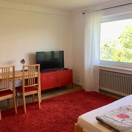 Mayen, Im Mohren, Privatzimmer Nr2, Waldrand, Nahe Nurburgring & Burg Eltz, Gemeinschaftsbad Exterior foto